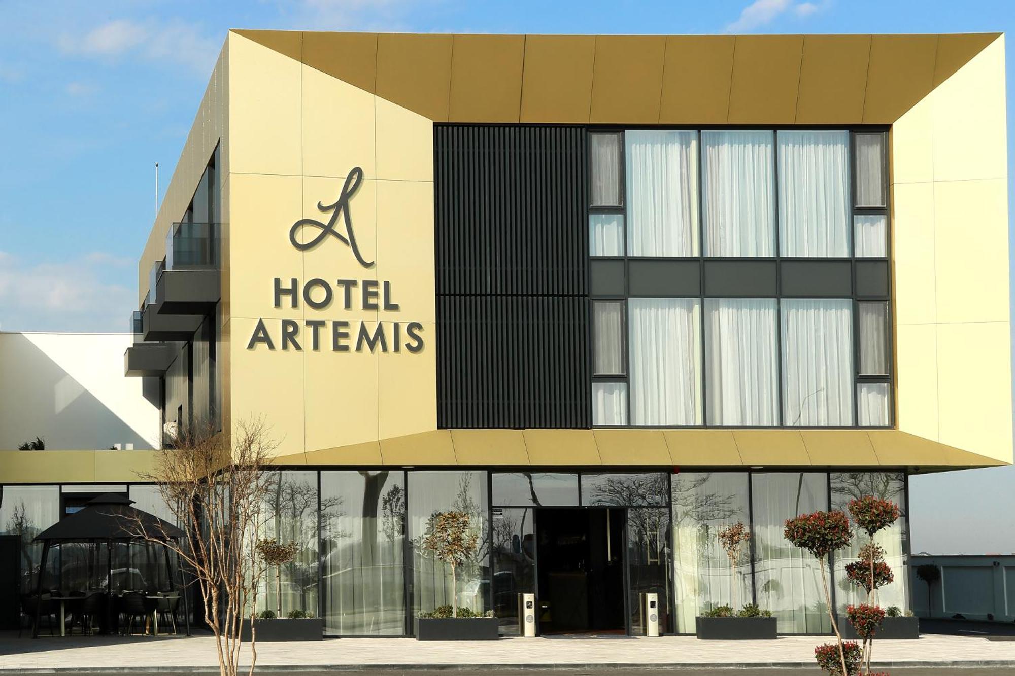 Hotel Artemis Oradea Exterior photo
